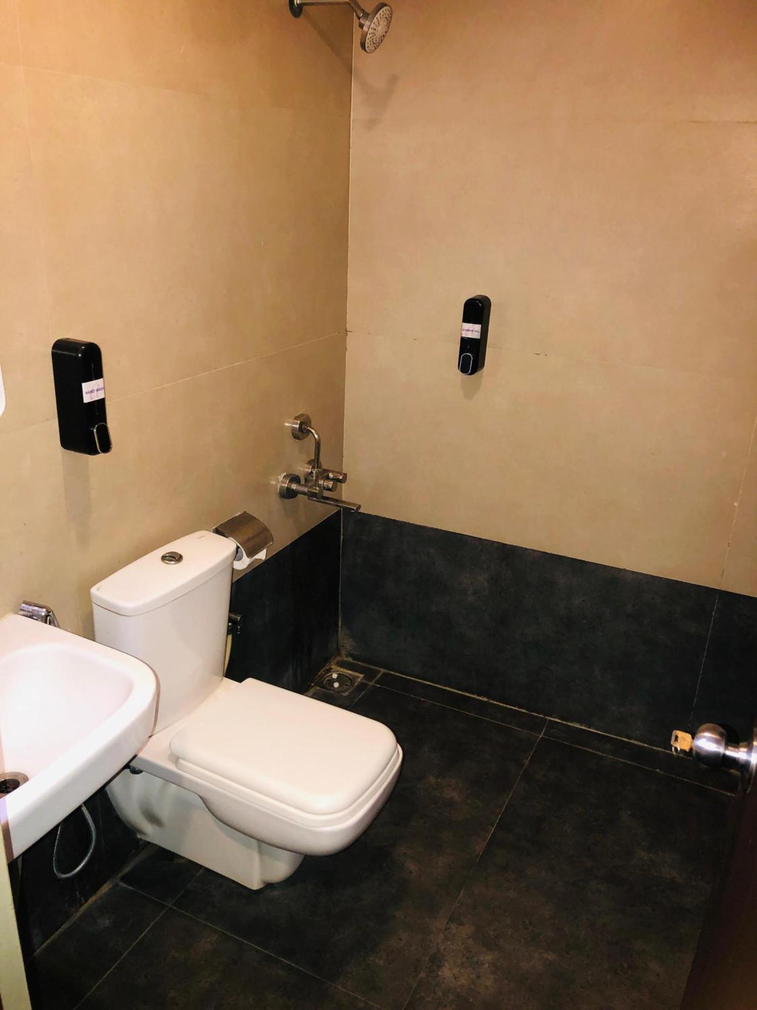 Astra Hotels & Suites - Hsr Layout Sector 1, Near Ecospace Bellandur Бенґалуру Екстер'єр фото
